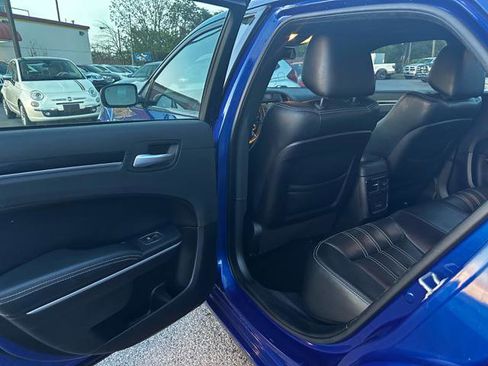 Used 2019 Chrysler 300 S image 13