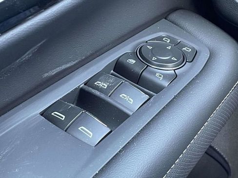 New 2026 Chevrolet Suburban Premier image 33