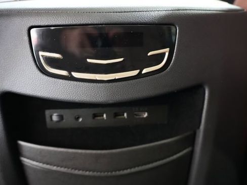 Used 2019 Cadillac Escalade Premium Luxury AWD/4WD image 20