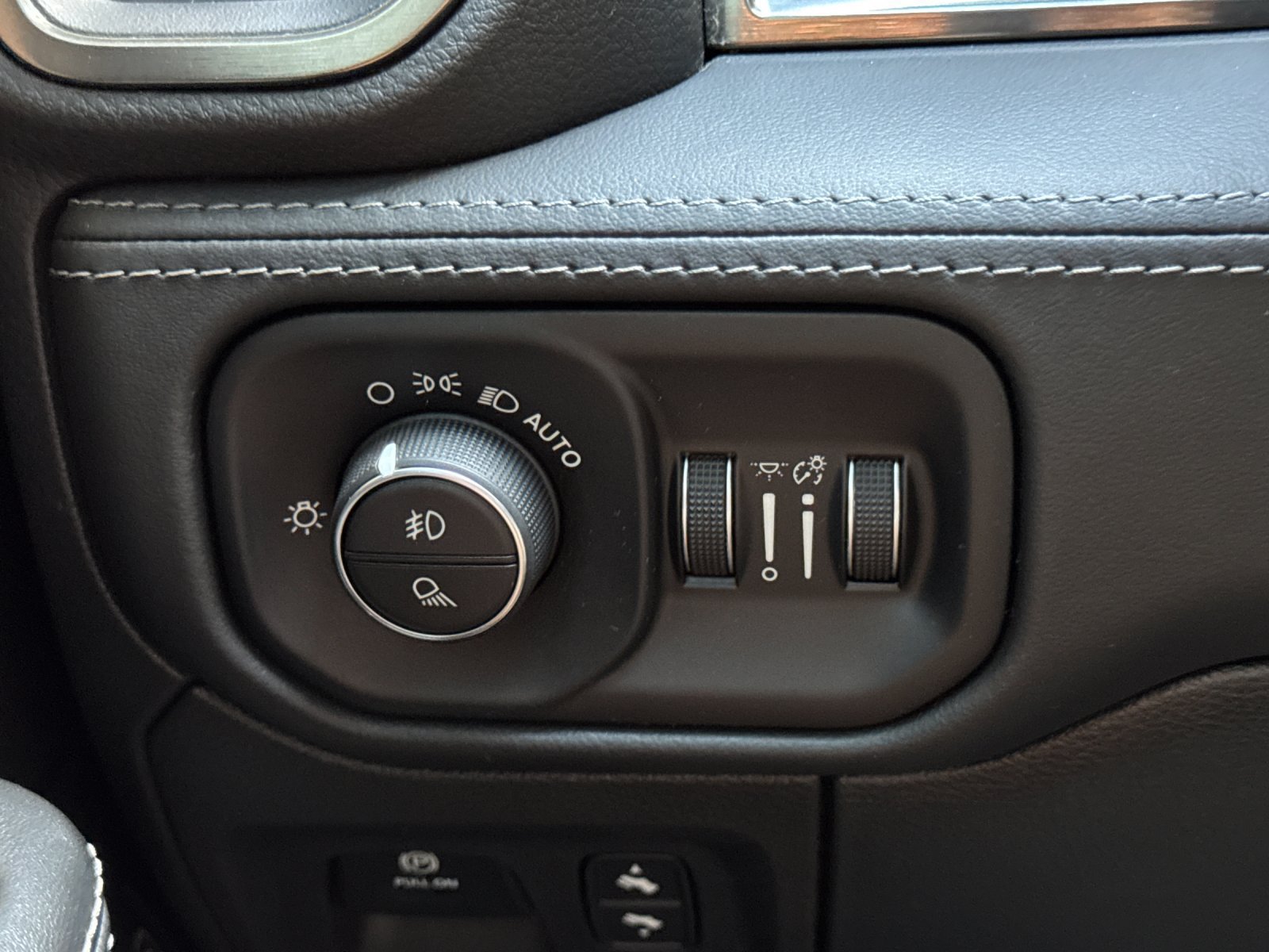 Used 2021 RAM 1500 Limited AWD/4WD image 32