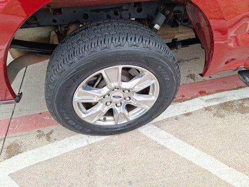 Used 2015 Ford F150 XLT w/ Equipment Group 302A Luxury image 11