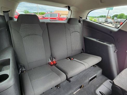 Used 2017 Chevrolet Traverse LT w/ Style and Technology Package FWD image 24