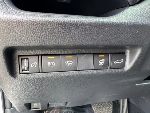 Used 2022 Toyota RAV4 XSE w/ Weather Package image 27