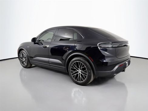 Used 2026 Porsche Macan 4 Electric AWD/4WD image 3