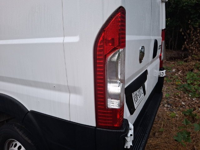 Used 2025 RAM ProMaster 2500 w/ Convenience Group FWD image 9