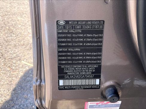 Used 2016 Land Rover LR4 HSE LUX image 32