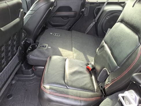 Used 2023 Jeep Wrangler Unlimited Rubicon w/ Steel Bumper Group image 10