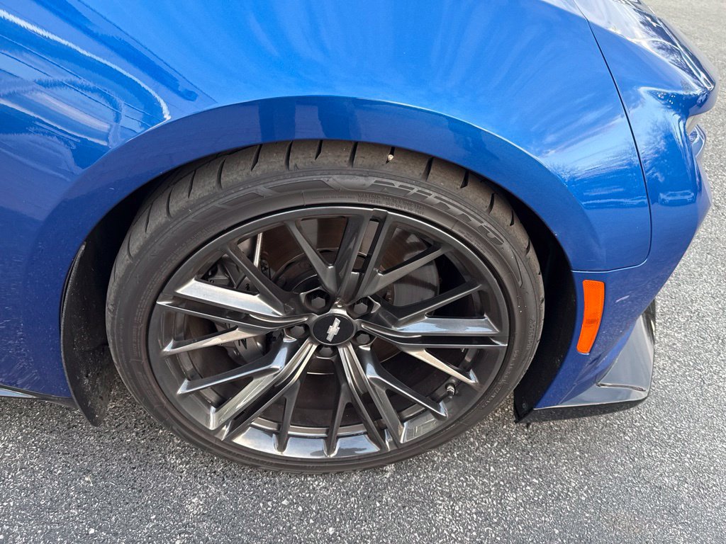Used 2018 Chevrolet Camaro ZL1 RWD image 12