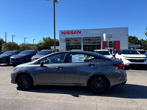 Used 2025 Nissan Versa S w/ Trunk Package image 27