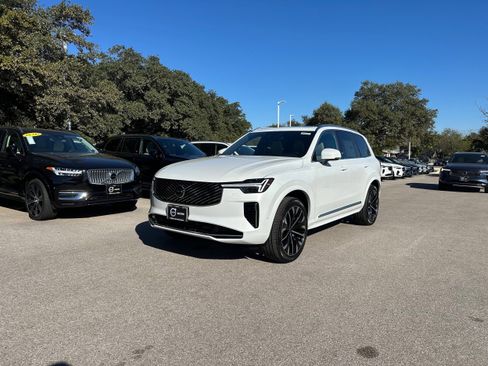 New 2026 Volvo XC90 B6 Plus w/ Protection Package Premier image 2