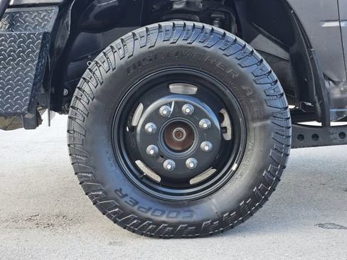 Used 2024 RAM 3500 Tradesman w/ Chrome Appearance Group image 12