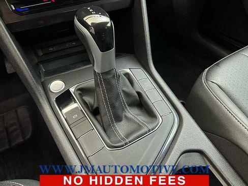 Used 2024 Volkswagen Tiguan SE image 34