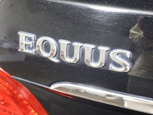 Used 2013 Hyundai Equus Signature RWD image 9