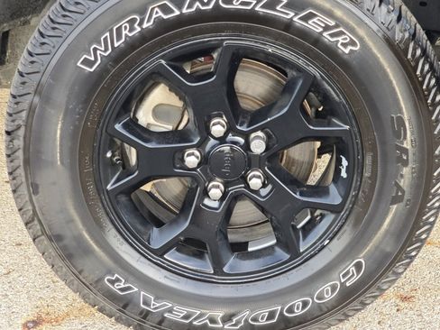 Used 2021 Jeep Wrangler Unlimited Sport image 8