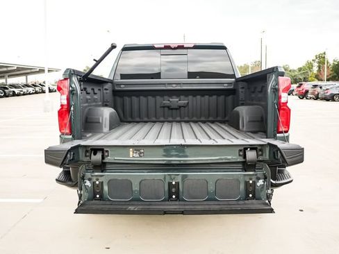 Used 2025 Chevrolet Silverado 1500 ZR2 w/ Technology Package AWD/4WD image 39