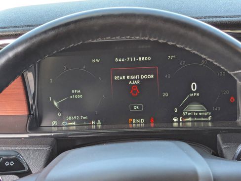 Used 2020 Lincoln Navigator Reserve w/ Cargo Convenience Package image 24