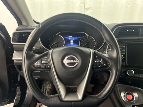 Used 2023 Nissan Maxima SL FWD image 11