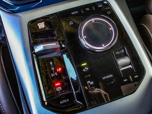 Used 2025 BMW X3 xDrive30i image 24