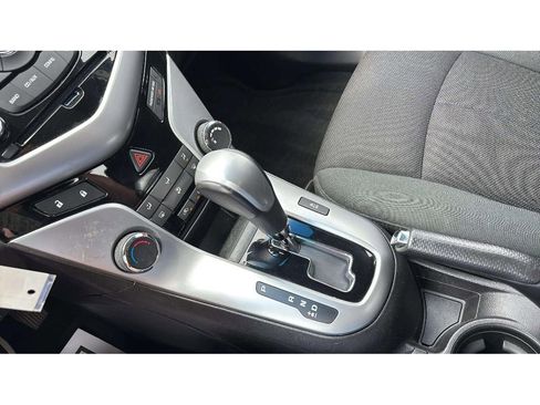 Used 2011 Chevrolet Cruze LT FWD image 17