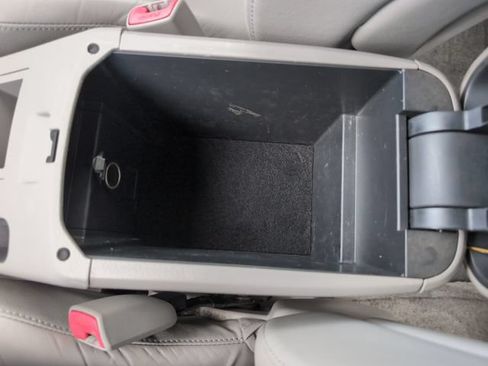 Used 2011 Toyota RAV4 Limited w/ Limited Extra Value Pkg AWD/4WD image 27