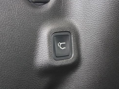 Used 2025 Jeep Compass Latitude w/ Sun & Sound Group AWD/4WD image 44