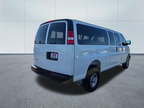 Used 2025 Chevrolet Express 3500 LS RWD image 5