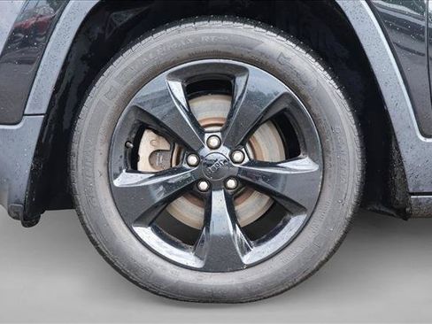 Used 2016 Jeep Cherokee High Altitude FWD image 9