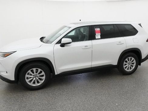 New 2026 Toyota Grand Highlander XLE image 32