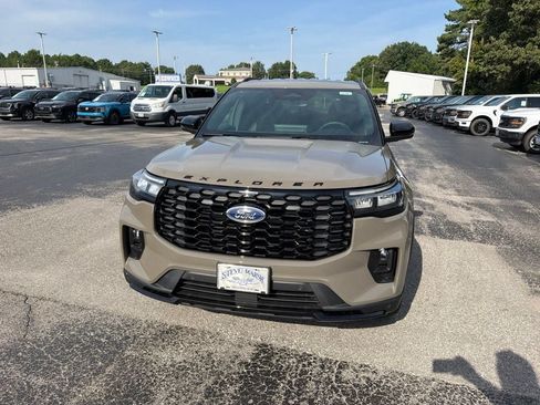 New 2026 Ford Explorer ST-Line w/ ST-Line Street Pack RWD image 8