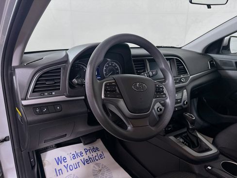 Used 2018 Hyundai Elantra SEL w/ Cargo Package FWD image 9