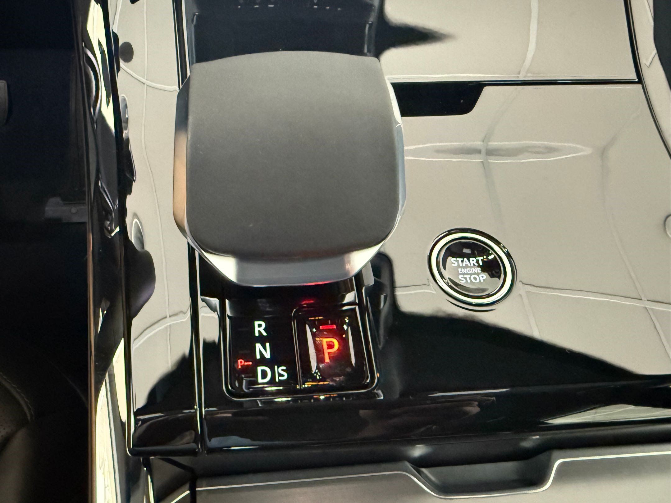 New 2026 Land Rover Range Rover Sport SE AWD/4WD image 18