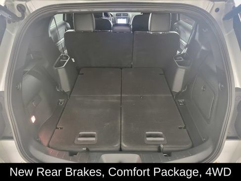 Used 2018 Ford Explorer XLT w/ Equipment Group 202A AWD/4WD image 16