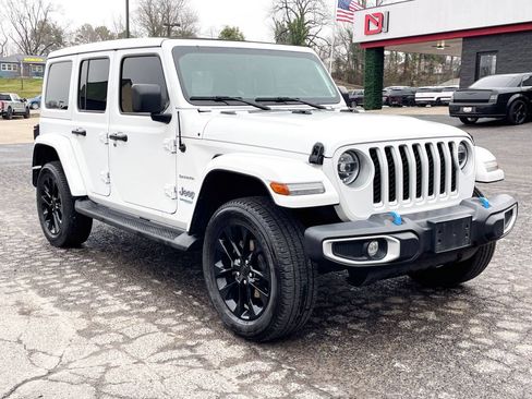 Used 2022 Jeep Wrangler Unlimited Sahara w/ Cold Weather Group image 2