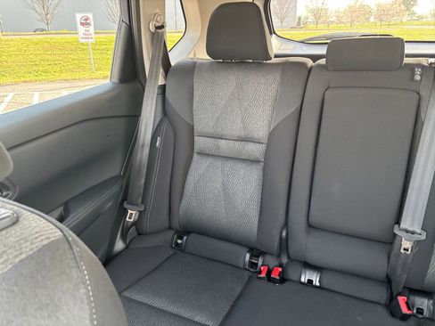 Used 2025 Nissan Rogue SV image 40