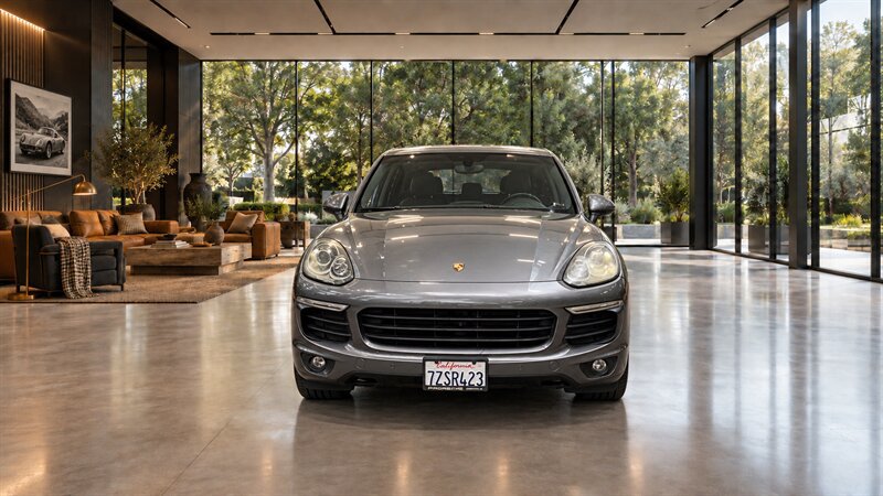 Used 2017 Porsche Cayenne AWD/4WD image 5