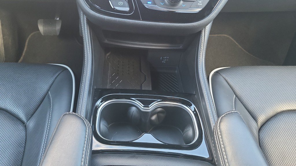 Used 2026 Chrysler Pacifica Limited FWD image 35