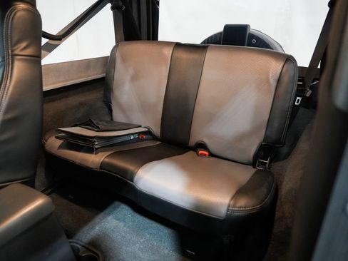 Used 2006 Jeep Wrangler Unlimited AWD/4WD image 24