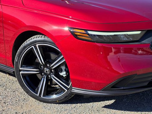 Used 2023 Honda Accord Sport image 9