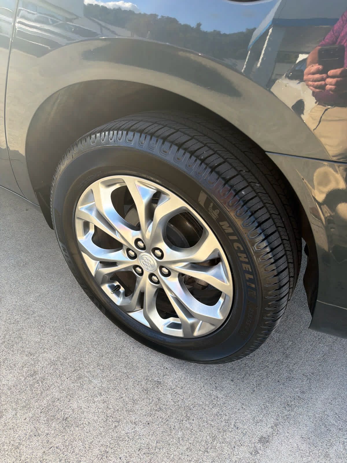Used 2020 Buick Enclave Avenir w/ Avenir Technology Package AWD/4WD image 10