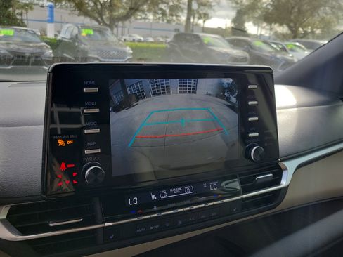 Certified 2024 Toyota Sienna XLE image 23