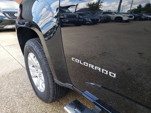 Used 2022 Chevrolet Colorado LT w/ Luxury Package image 19