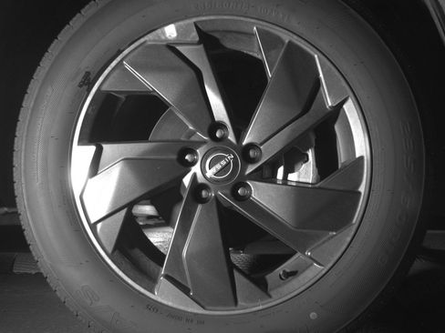 Used 2025 Nissan Rogue SV AWD/4WD image 13