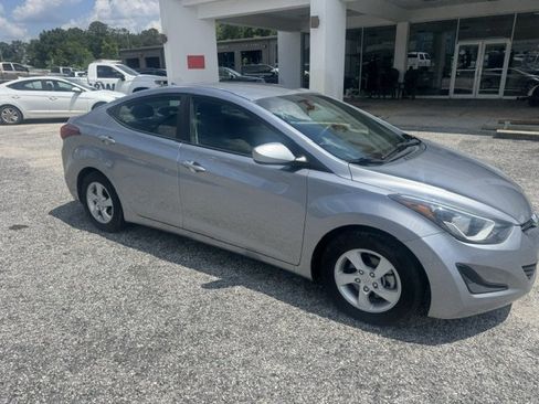 Used 2015 Hyundai Elantra SE FWD image 5