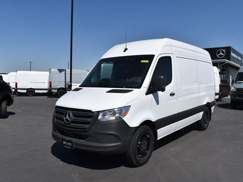 New 2025 Mercedes-Benz Sprinter 2500 image 1