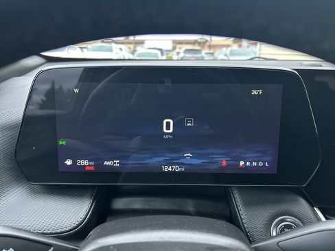 Used 2025 Chevrolet Equinox LT image 24