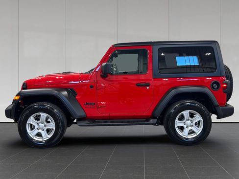 Used 2022 Jeep Wrangler Sport AWD/4WD image 2