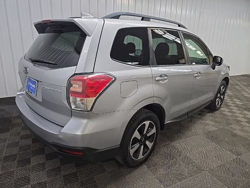 Used 2018 Subaru Forester 2.5i Premium w/ All-Weather Package AWD/4WD image 10