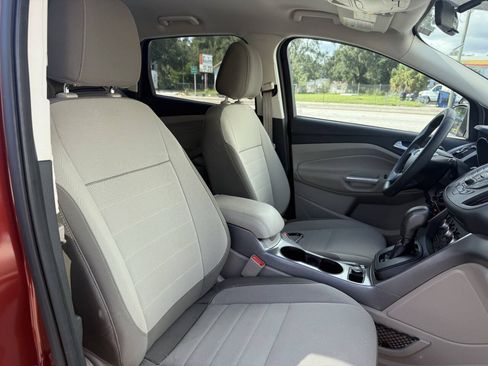 Used 2015 Ford Escape SE FWD image 25