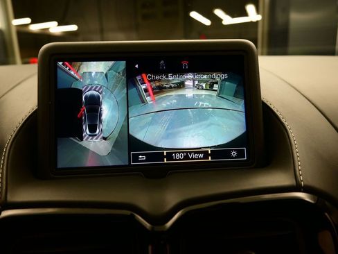 Used 2020 Aston Martin V8 Vantage Coupe image 23