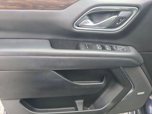 Used 2022 Chevrolet Suburban LT image 10